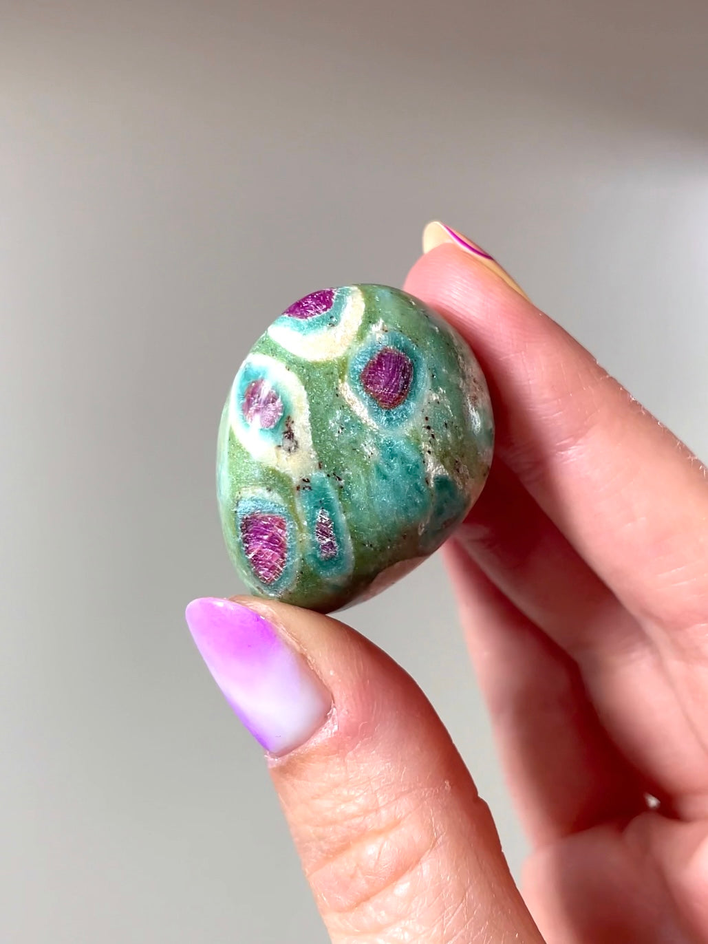 Pierre roulée Rubis Fuchsite