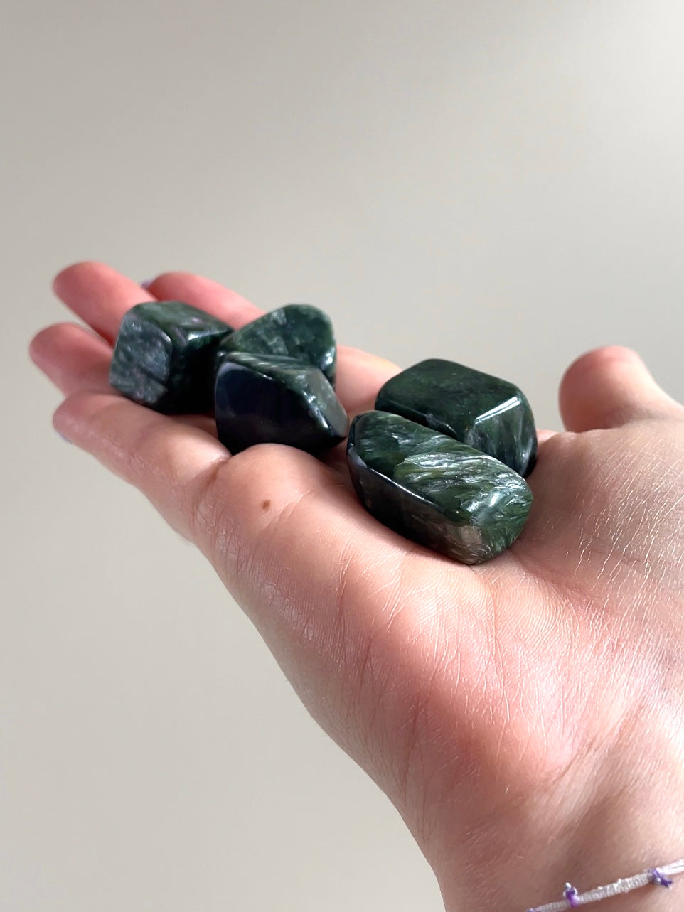 Pierre roulée Séraphinite