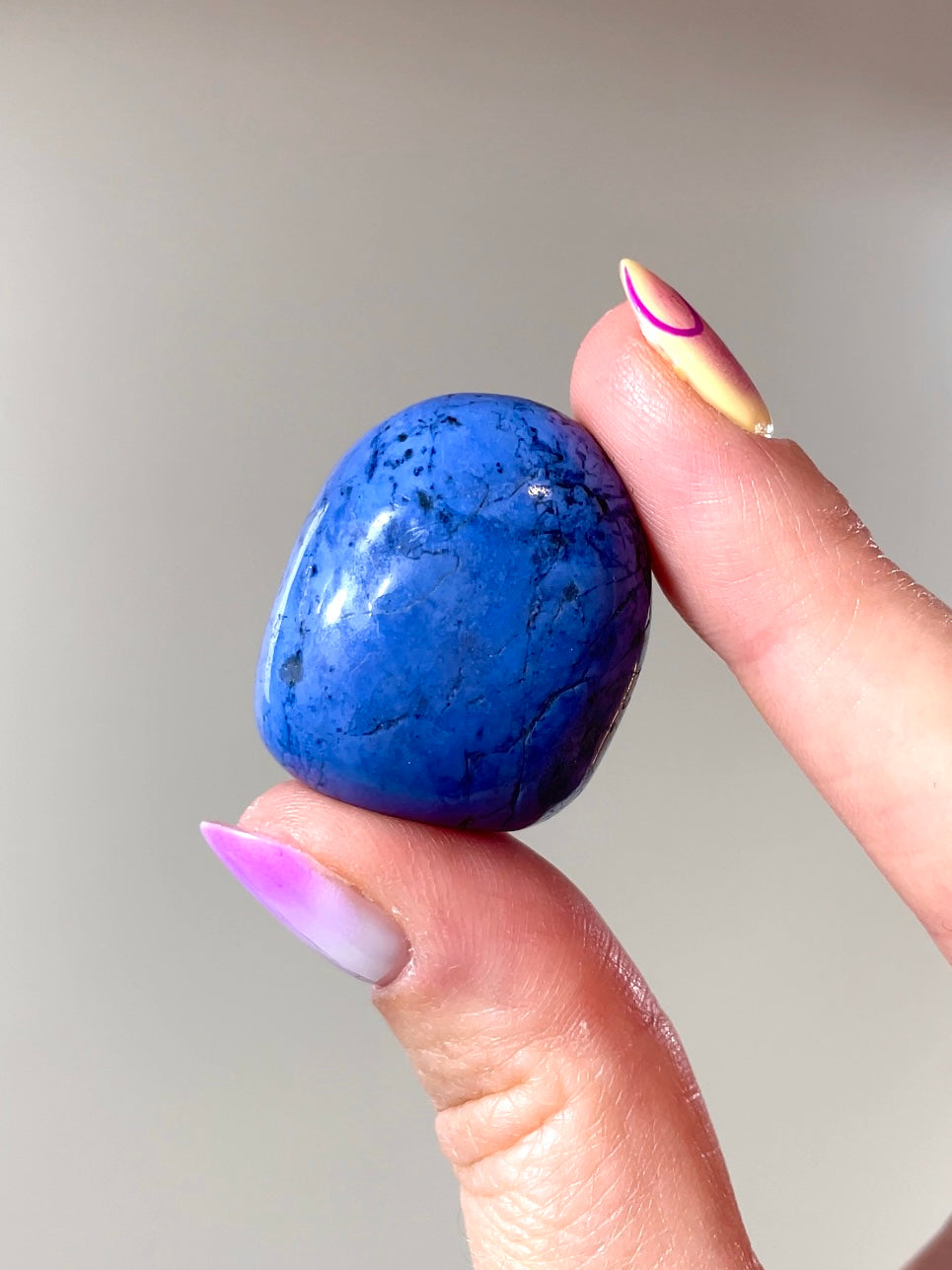 Pierre roulée Dumortiérite