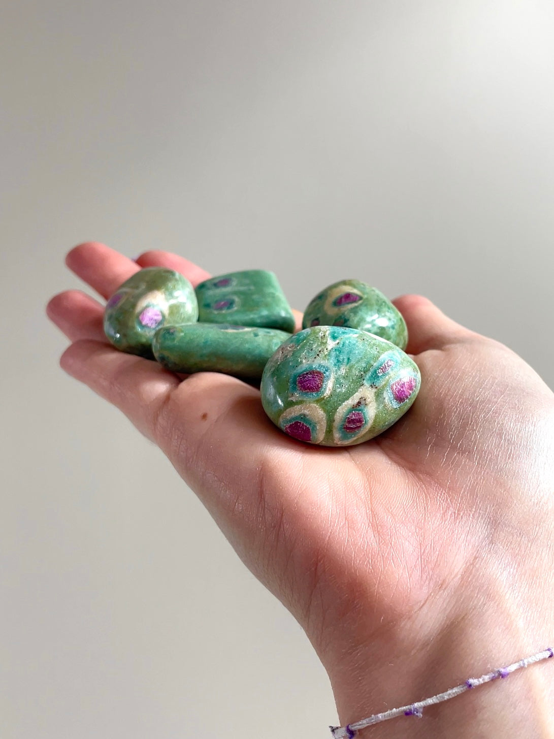 Pierre roulée Rubis Fuchsite