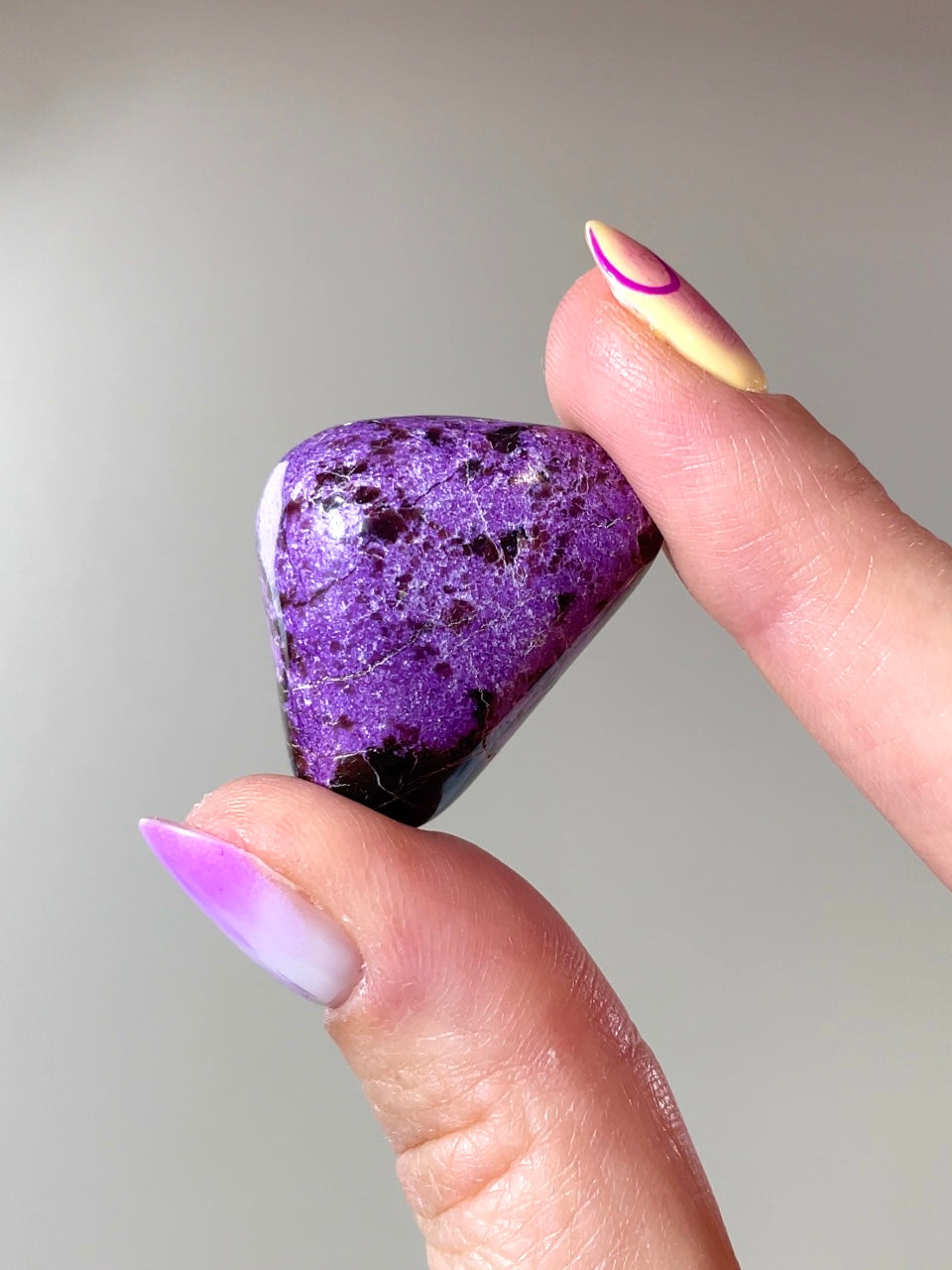 Pierre roulée Stichtite